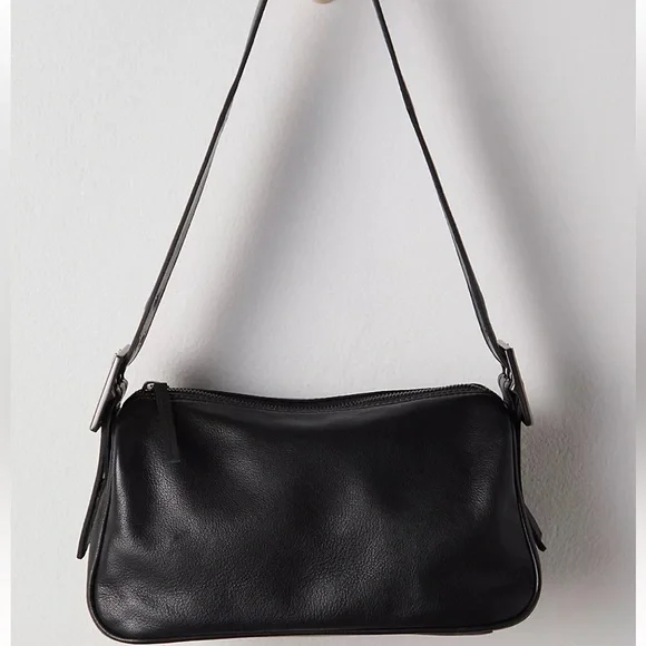 Arm Candy Bag
Free People
NWT
Color - Black - Picture 3 of 6